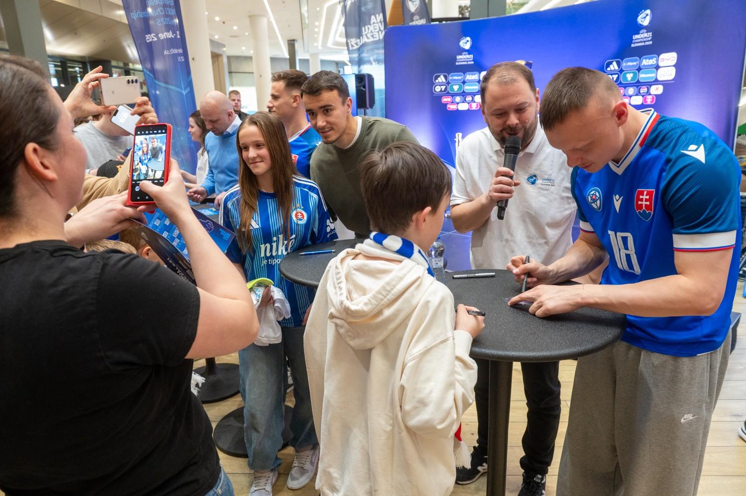 Vyprevaď našich reprezentantov na šampionát